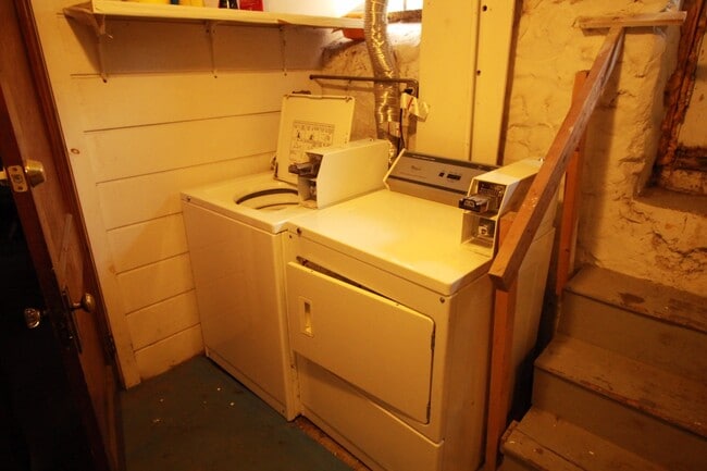 Building Photo - 12 Becket St