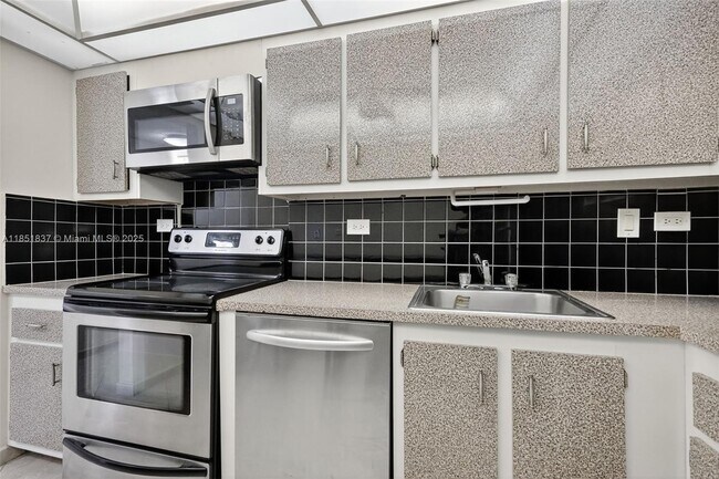 Building Photo - 20355 NE 34th Ct