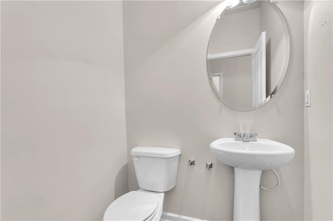 Building Photo - 4488 Ravenwood Dr