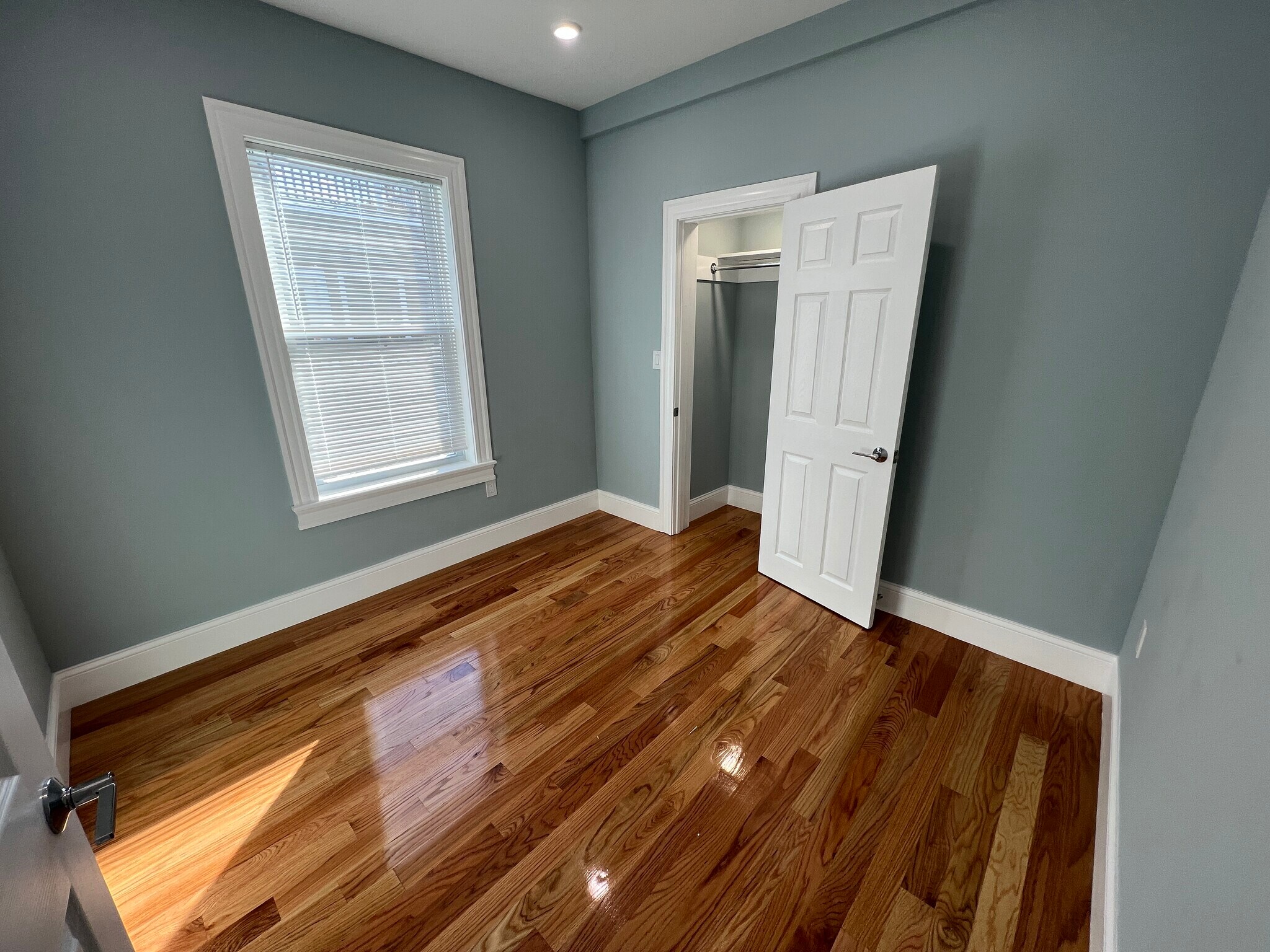 Building Photo - 29 Alpine St