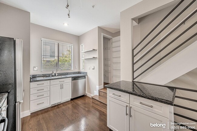 Building Photo - 167 Shipley St