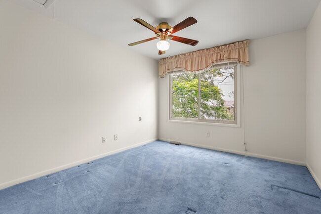Building Photo - 48 Eastford Ct