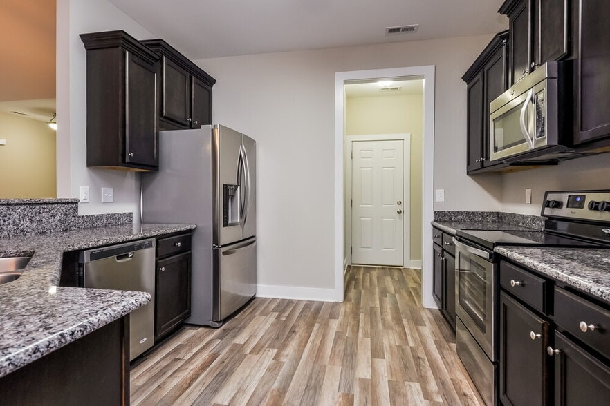 Building Photo - 75 Wood Green Dr