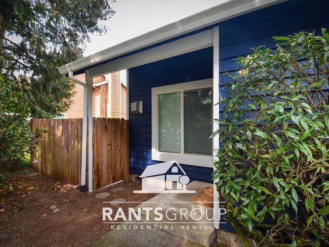 Building Photo - Charming 1-Bed / 1-Bath Townhome in Lacey!
