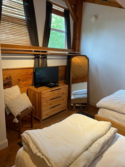 Building Photo - 2330 N Cotswald Cir