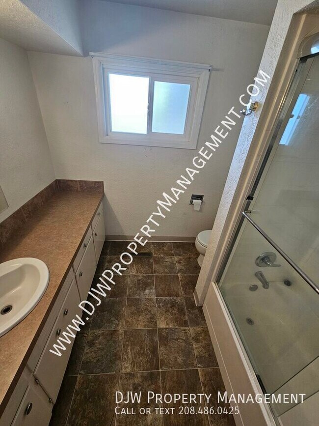 Building Photo - 7196 Edna Ln