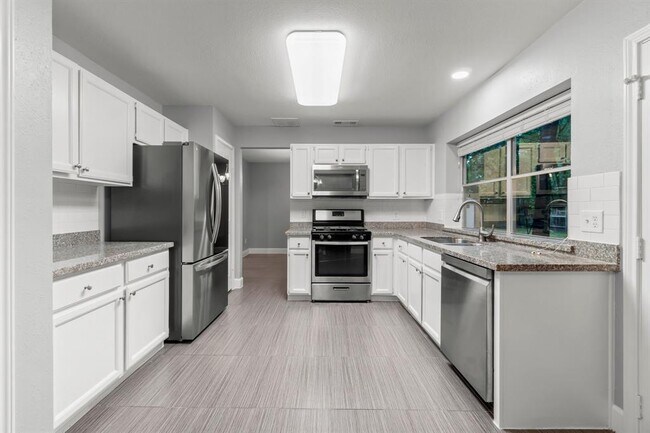 Building Photo - 139 W Village Knoll Cir