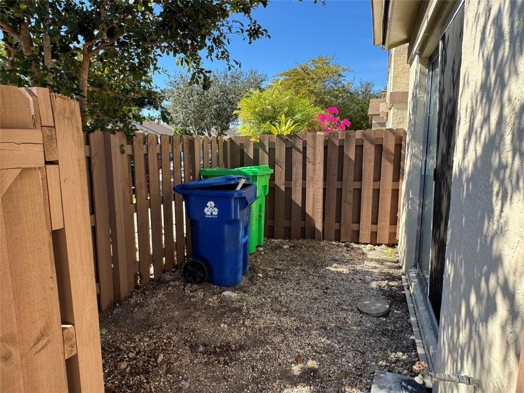 Building Photo - 10725 NW 30th Pl