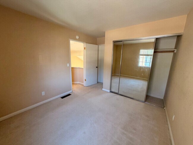 Building Photo - Beautiful Spacious Two Story Home in Pleasanton!