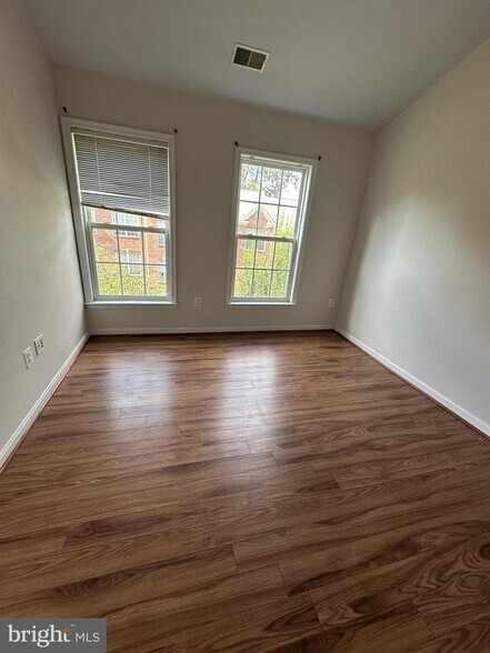 Building Photo - 8077 Sebon Dr