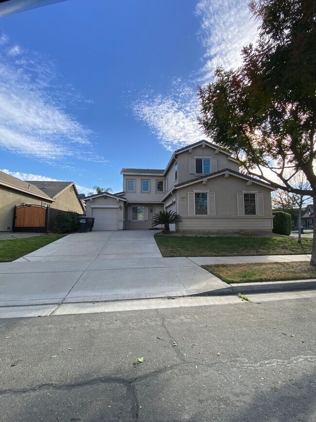 Building Photo - Elegant 2 story home in NW Visalia Coming ...