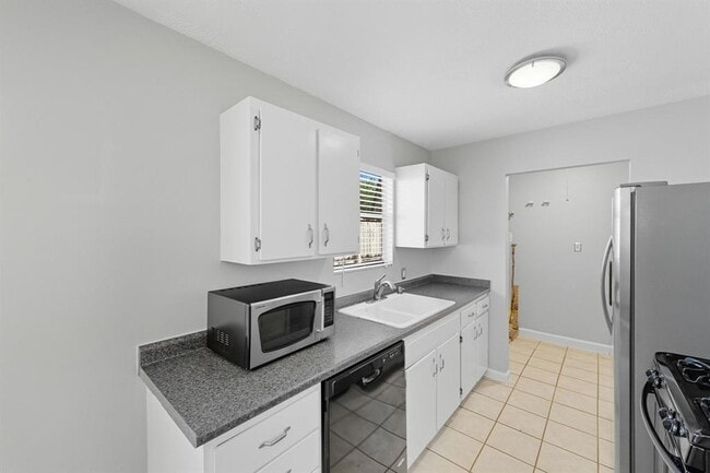 Building Photo - 1401 Olander St