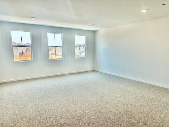 Building Photo - BRAND NEW 5/3 Lennar In Riverstone Community