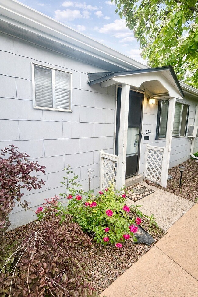 Cottage Row - Cottages on Vance