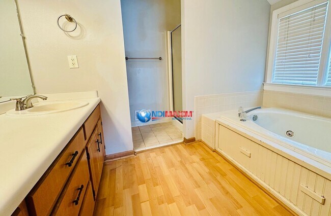 Building Photo - Nice spacious 4-bedroom house in Duluth