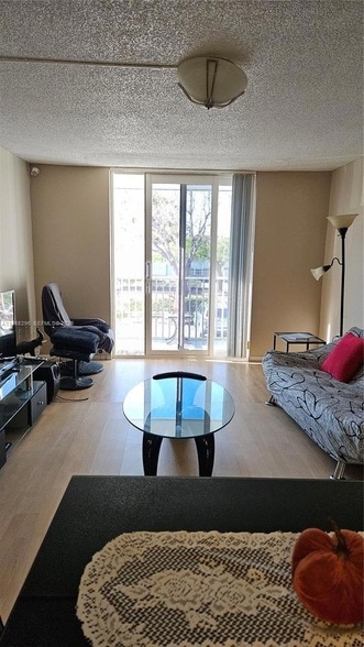 Building Photo - 16851 NE 23rd Ave