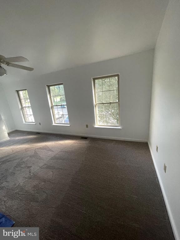 Building Photo - 363 Stonehedge Ln