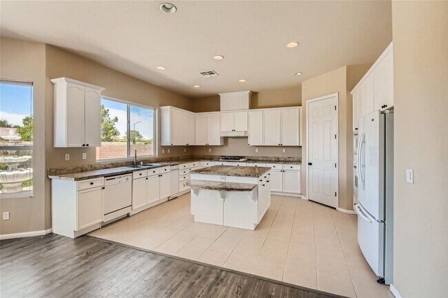 Building Photo - (COMING SOON) LUXURY HOME Located in PRESTIGIOUS SOUTHERN HIGHLANDS GUARD-GATED COMMUNITY!