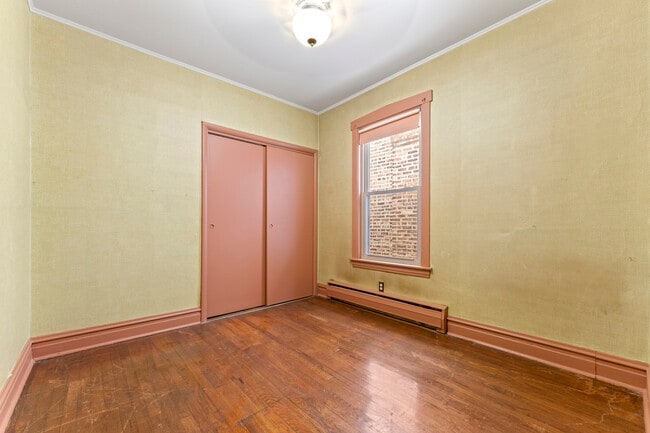 Building Photo - 4844 W Addison St