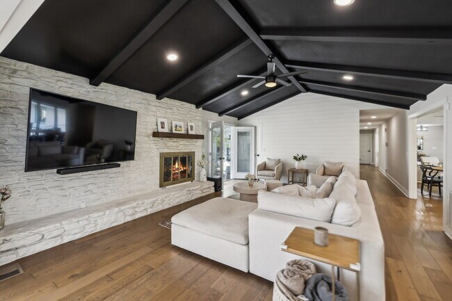 Building Photo - 4604 Mountainview Dr