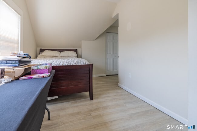 Building Photo - 90 2nd St