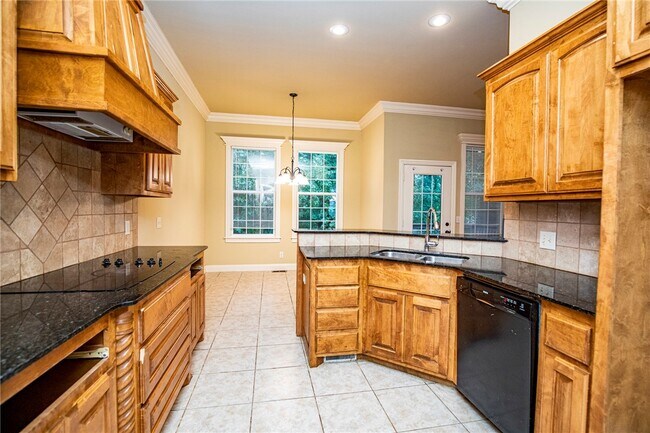 Building Photo - 605 Tunbridge Dr