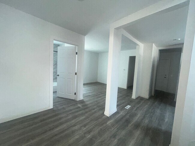 Building Photo - 2192 E 82nd St