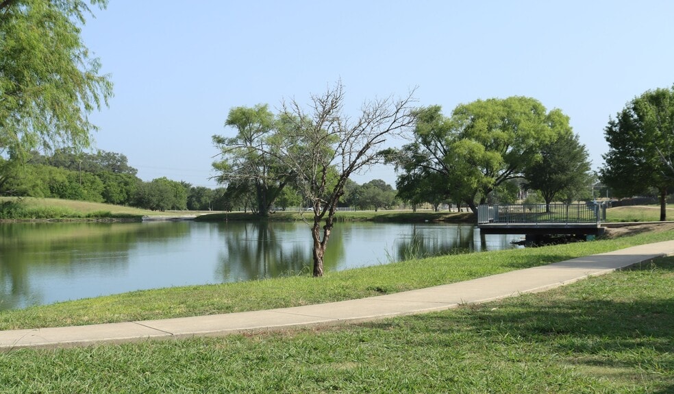 Building Photo - 275 Ginger St