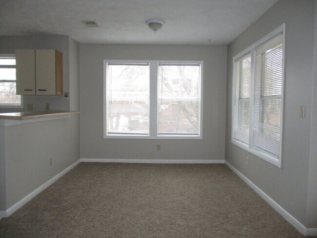 Building Photo - 6771-4 Willowbrook