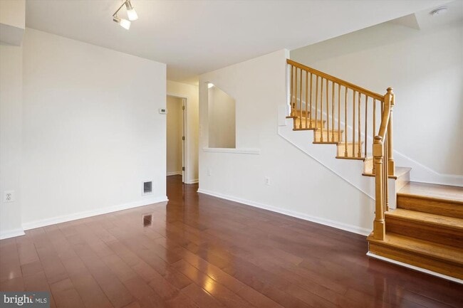 Building Photo - 101 N West St