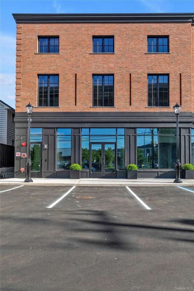 Building Photo - 12 Roosevelt Ave