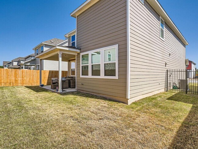 Building Photo - 2909 Bronx Dr