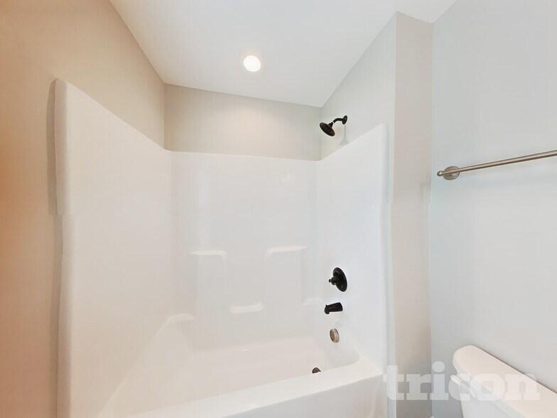 Building Photo - 111 Cottage Ct