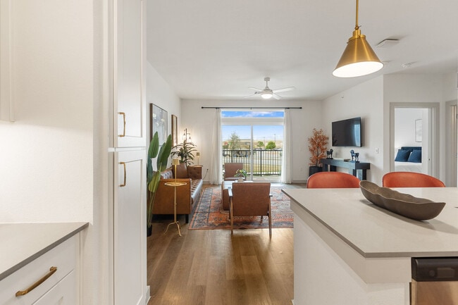 Building Photo - 1301 Leah Ave