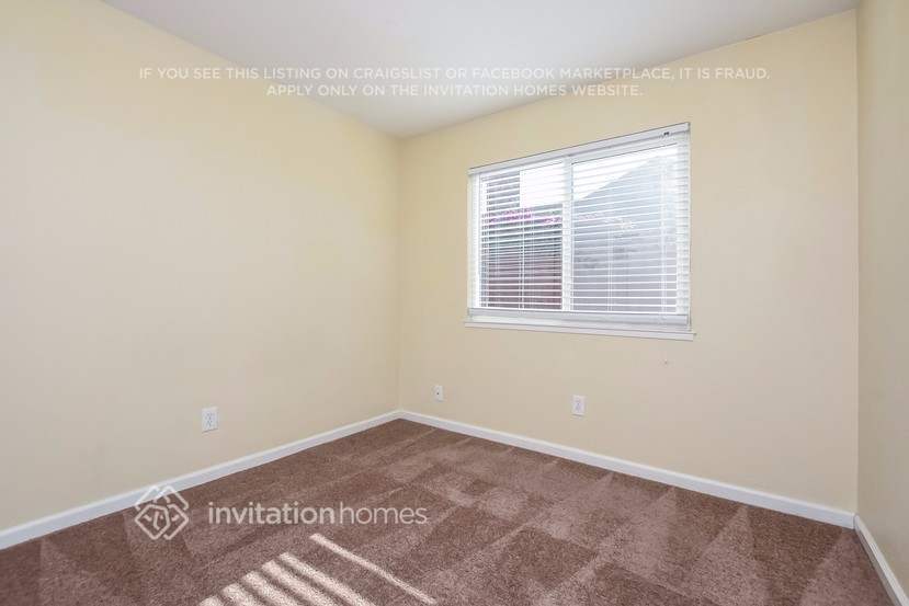 Building Photo - 165 N Catamaran Cir