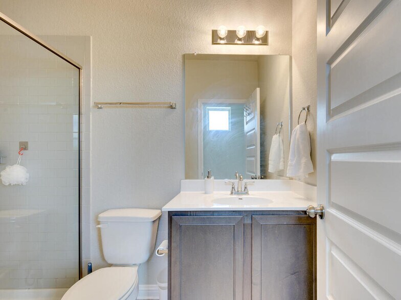 Building Photo - 7700 Dylan Dr