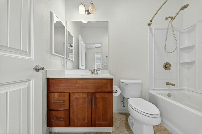 Building Photo - 724 Kakala St