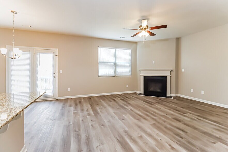 Building Photo - 207 Shaker Hollow Dr