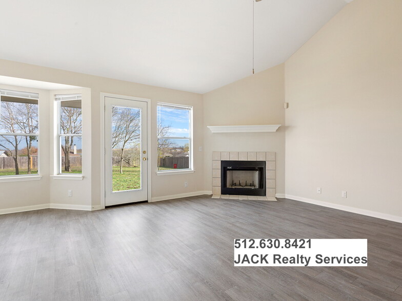 Building Photo - 115 Bell Meadows Dr