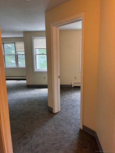 Building Photo - 15 Blossom St