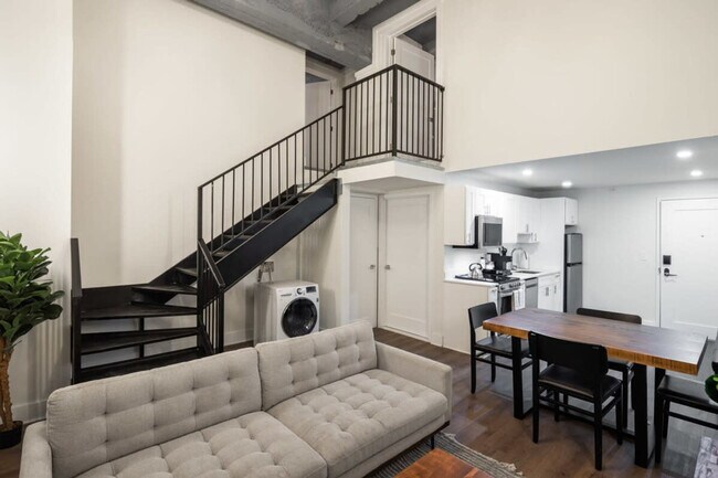 Building Photo - 150S S Independence Mall W