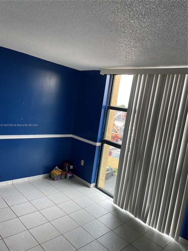 Building Photo - 2055 SW 122nd Ave