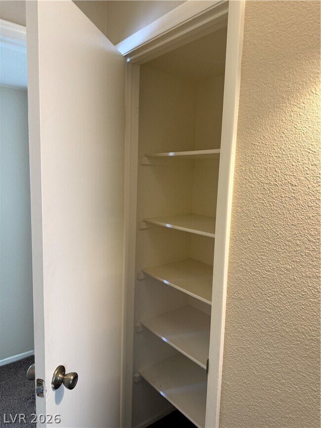 Building Photo - 7100 W Pirates Cove Rd