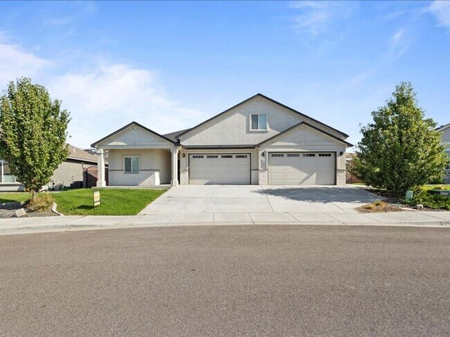 Building Photo - 7002 W 28th Ave
