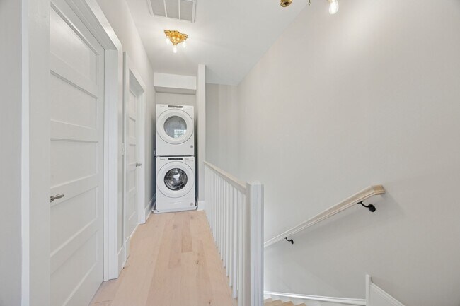Building Photo - Delaware City Alert!! 3 bed 2 baths available NOW!