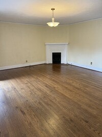 Building Photo - 215 N Garden St