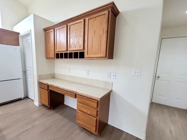 Building Photo - Spacious Rambler in West Richland