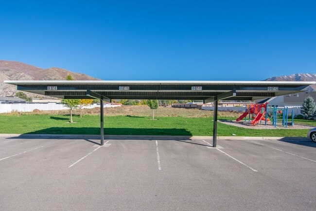 Building Photo - 600 W 400 S