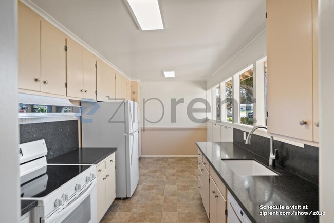 Building Photo - 119 Arroyo Dr