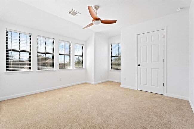 Building Photo - 6820 Barstow Ct